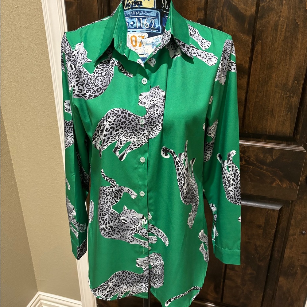 “Leopard “ print button up blouse, S